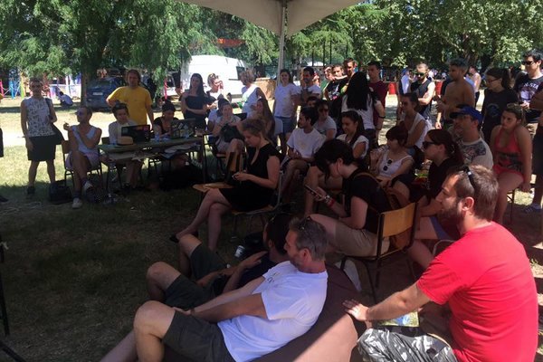 Silniot vetar i visokite temperaturi ne go sprechija gragjanskiot aktivizam 1