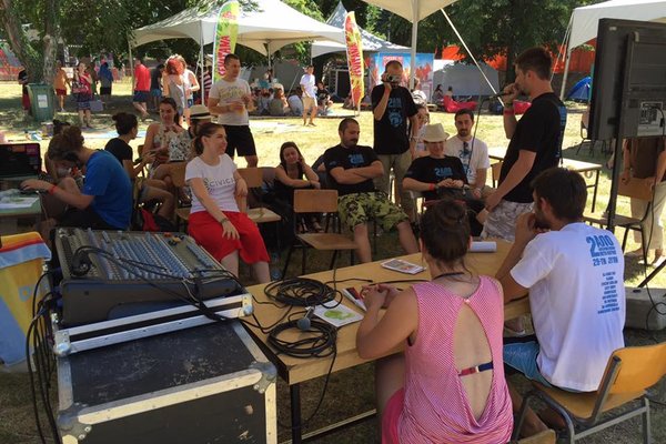 Silniot vetar i visokite temperaturi ne go sprechija gragjanskiot aktivizam 2