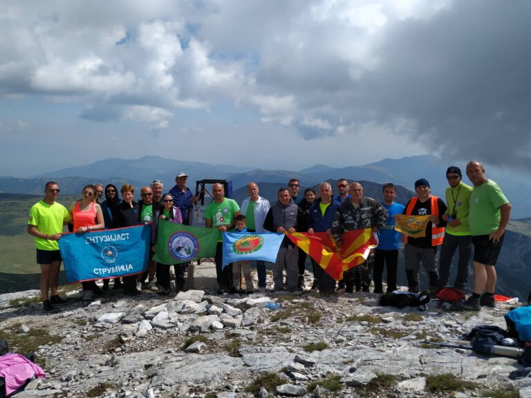 Искачување на Солунска Глава по повод годишнината од обележувањето на патеките